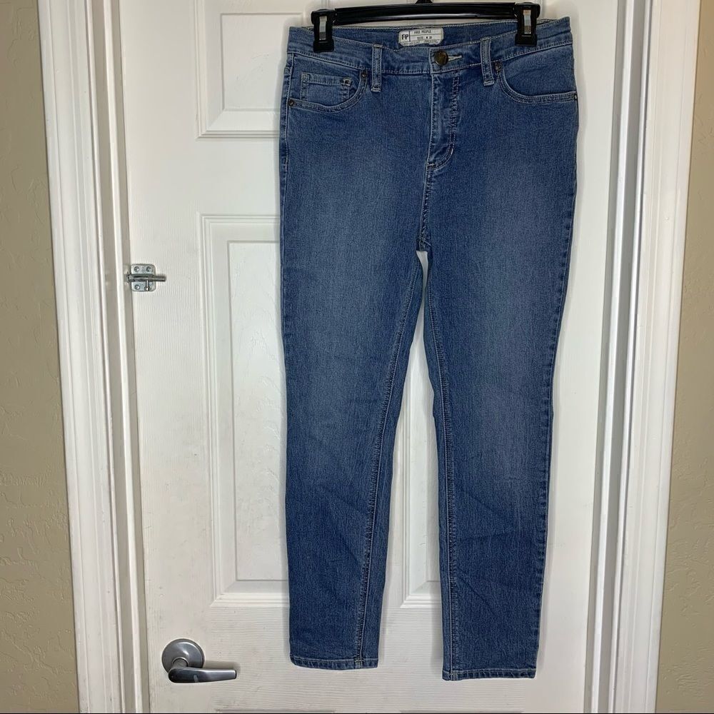 Free People High Rise Cropped Jeans Size 28